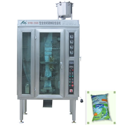 Full close liquid packing machine